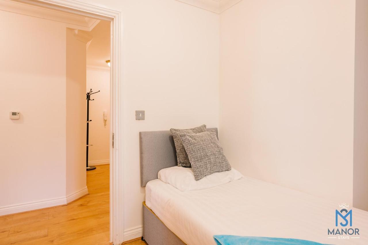 05Th Residence Of Lord Avenue Sleeps Five People Northampton Exterior foto